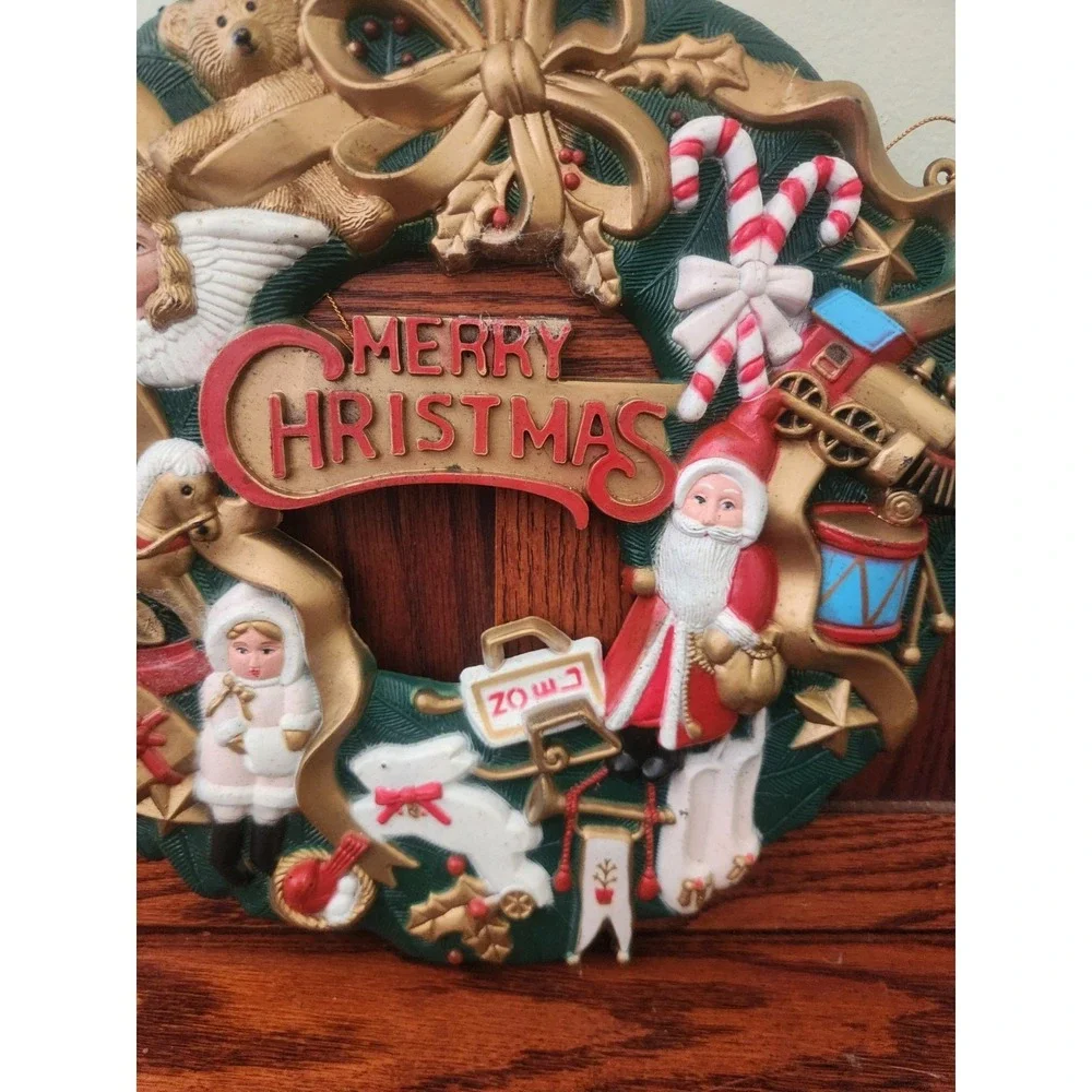 Vintage Plastic Christmas Wreath Molded Hard Plastic 10‎ In Kitchy Retro